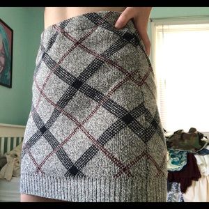 Adorable form fitting plaid sweater skirt!